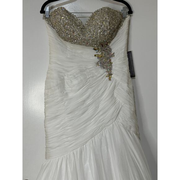 Mac Duggal Bustier Gown White Beaded Embellishments Size 10 NWT 64330 Wedding - Picture 4 of 16